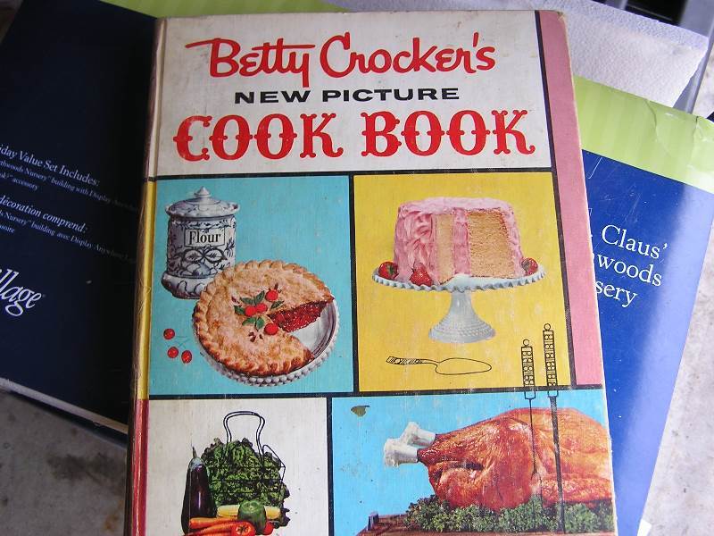 lot 59 image: BETTY CROCKERS NEW PICTURE COOKBOOK