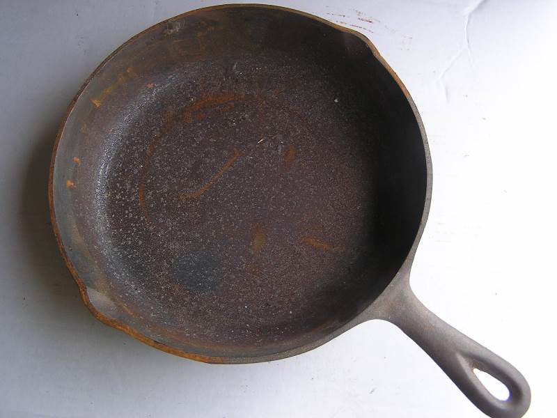 lot 78 image: CAST IRON SKILLET #8