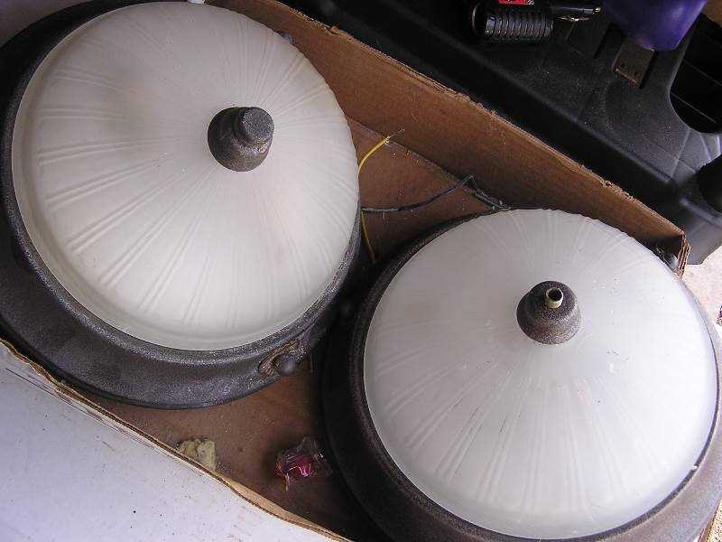 lot 85 image: CEILING LIGHT FIXTURES SET OF 2