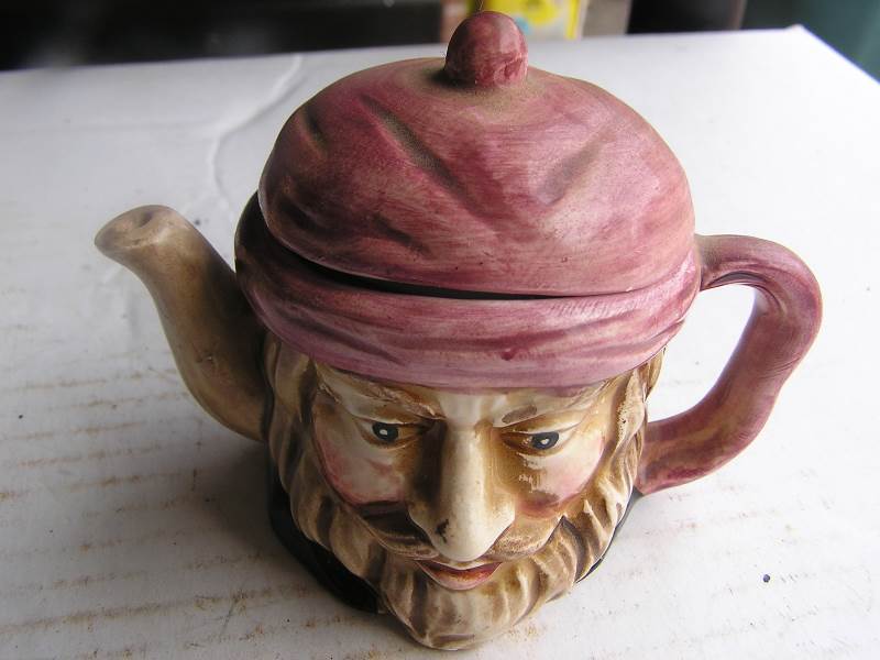 lot 91 image: SMALL COVERED PITCHER  VASE 