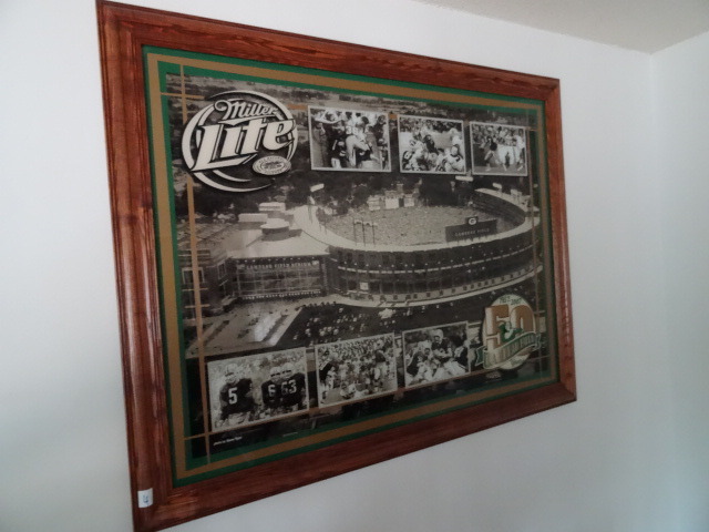 lot 4 image: Miller Lite Mirror