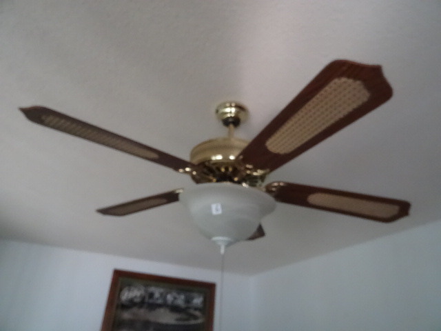 lot 6 image: Ceiling Fan