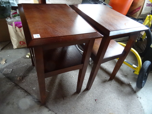 lot 28 image: Wood End Table