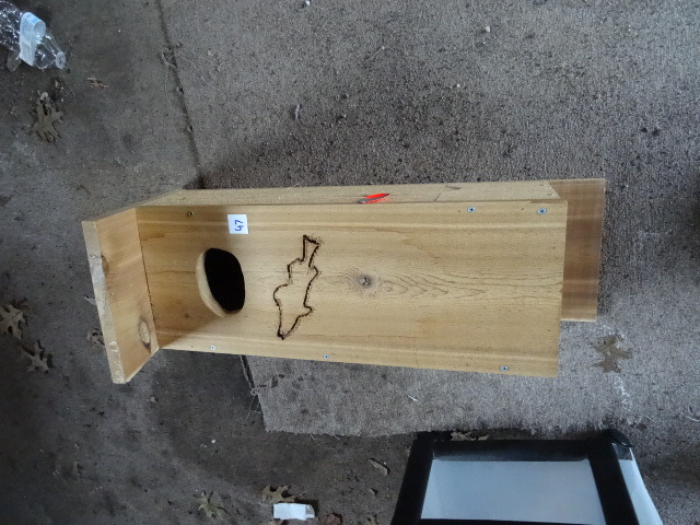 lot 47 image: Duck House