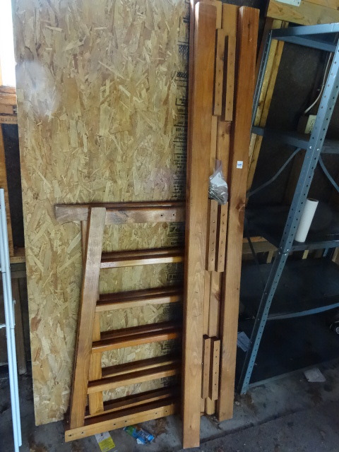 lot 49 image: Twin Bed
