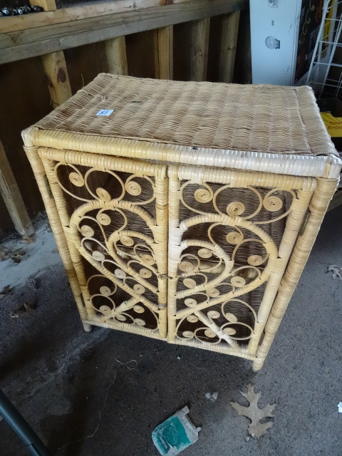 lot 51 image: Cabinet