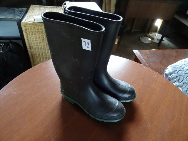 lot 72 image: Rubber Boots