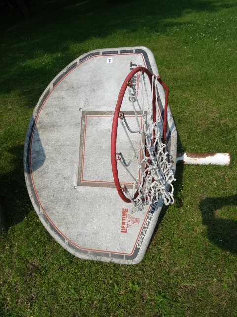 lot 94 image: Basketball Hoop