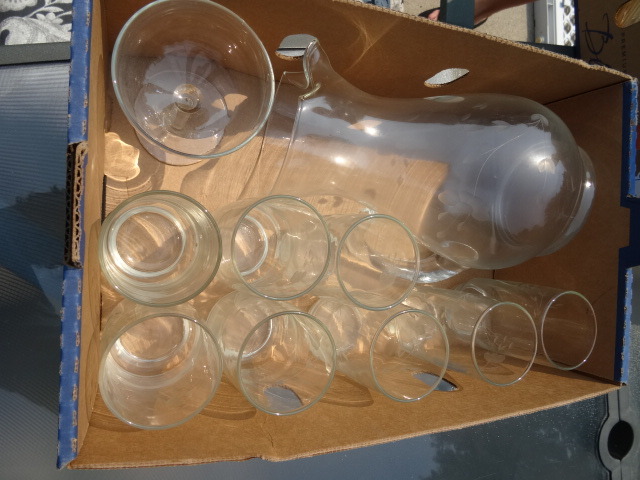 lot 119 image: Pitcher