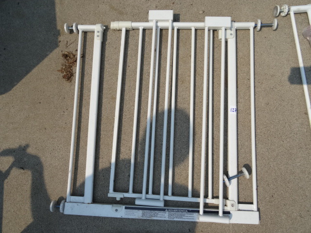 lot 127 image: Gate