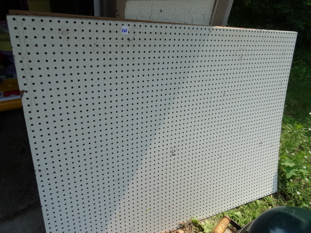 lot 164 image: Peg Board
