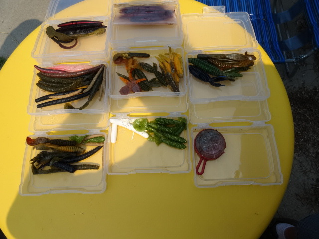 lot 176 image: Bass Baits