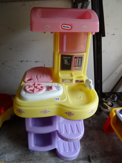 lot 189 image: Kitchen Play Set