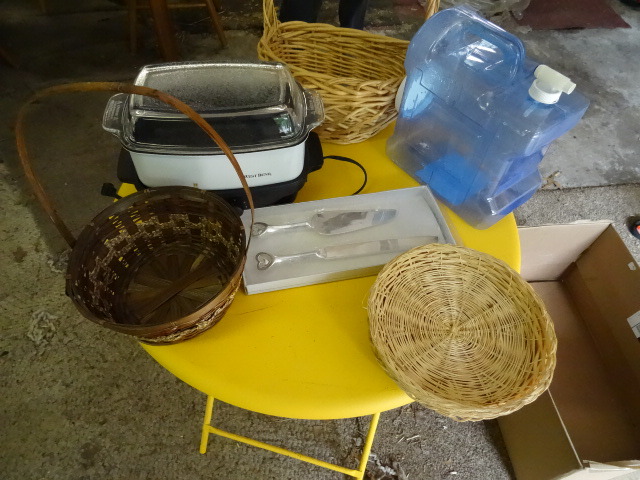 lot 213 image: Wicker Baskets