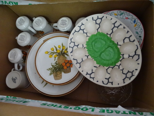 lot 214 image: Dishware