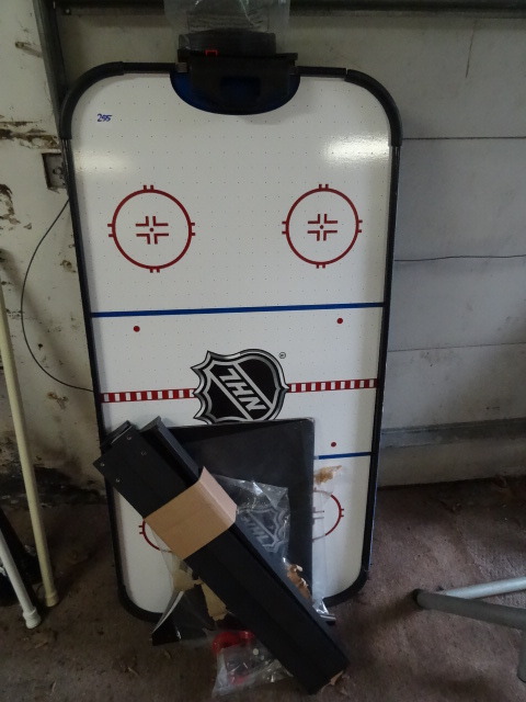 lot 255 image: Air Hockey Table