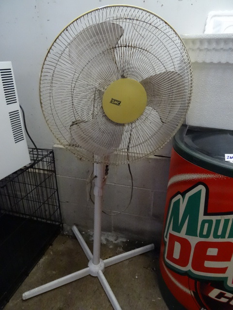 lot 267 image: Fan