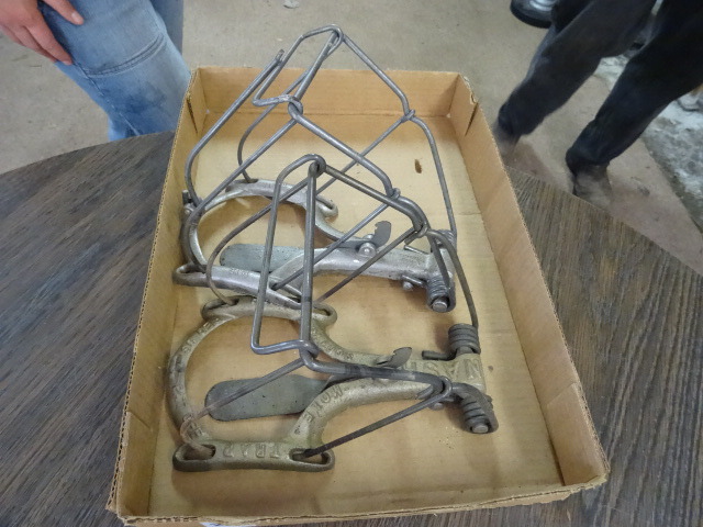 lot 284 image: Mole Traps
