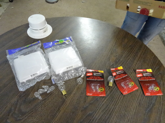 lot 287 image: RV Parts