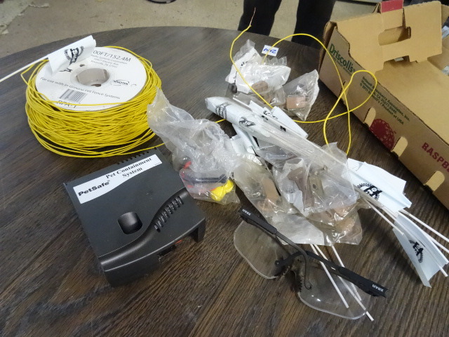 lot 289 image: Pet Containment System