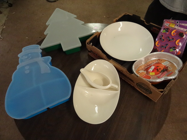 lot 302 image: Cookie Trays