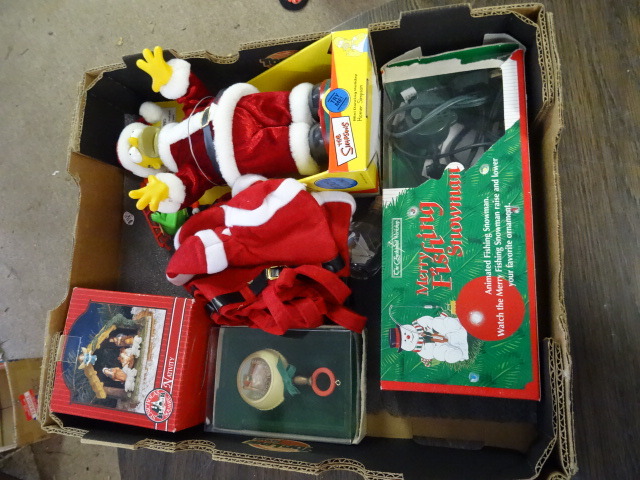 lot 306 image: Christmas Decor