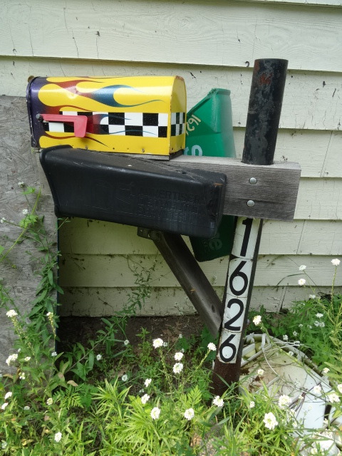 lot 356 image: Mail Box
