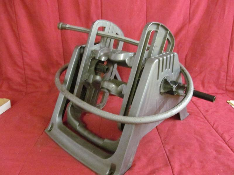 Garden hose reel