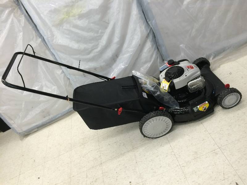 lot 48 image: MTD Gold 140cc Gas 21 in. 3-in-1 Lawn Mower