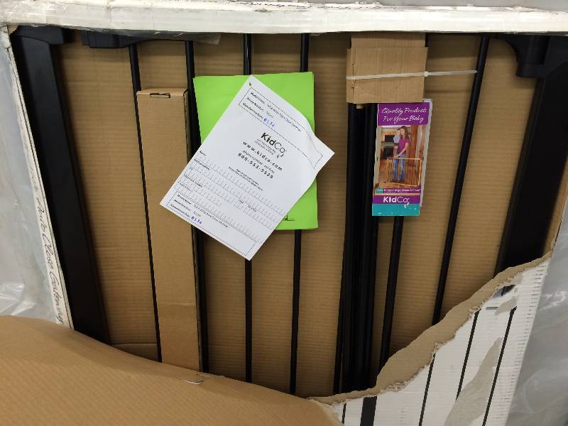 lot 59 image: KidCo Extra Tall & Wide Auto Close Gateway - G1200 - Black - 29 to 47.5