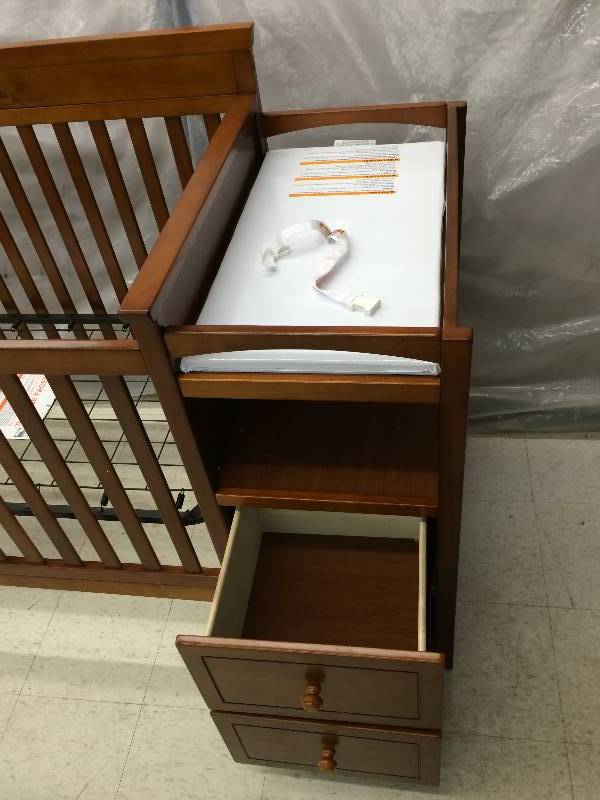 lot 60 image: Deltas Houston Classic Crib N Changer retail $259