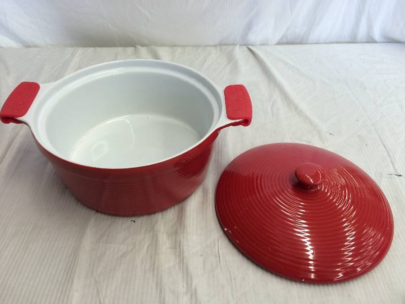 lot 78 image: red cooking dish with lid