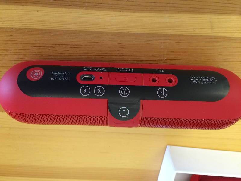 lot 127 image: Beats Pill  by Dr. Dre retail $199