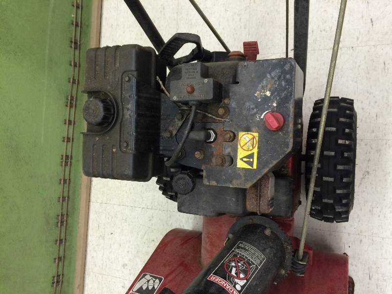 lot 198 image: toro 622 power throw 6 hp 22 snow blower