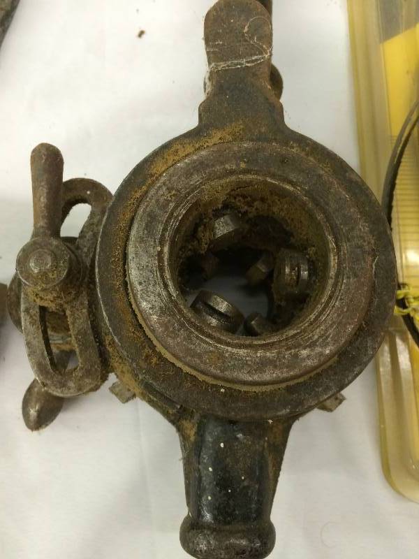 lot 209 image: 2 animal traps band saw blades clippers and a pipe threader