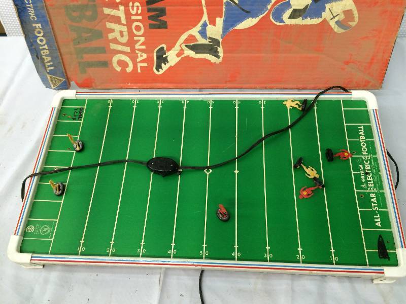 lot 222 image: gotham electric football game  looks complete