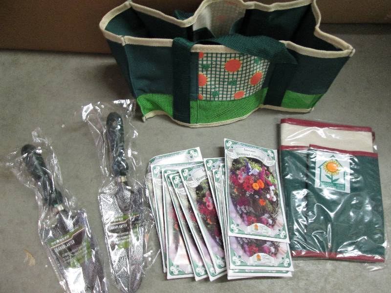 tote  2 shovles seeds and tie  wais...