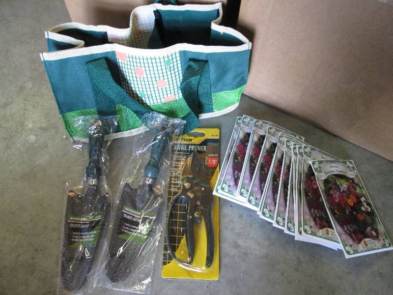 tote 2 shovels mini branch clippers...