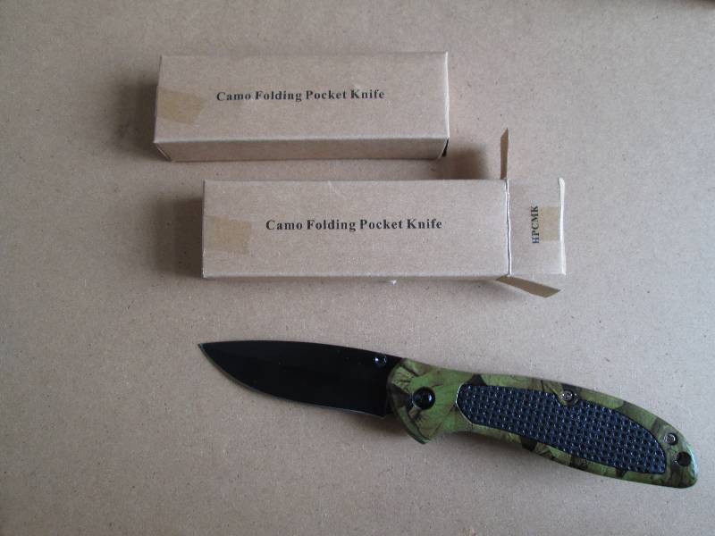 2 new camo hunting knives...