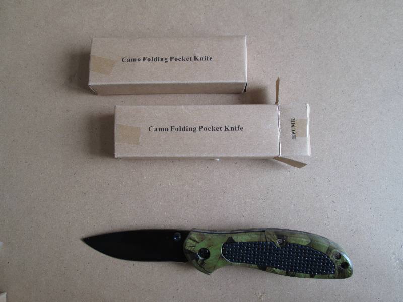2 new camo hunting knives...