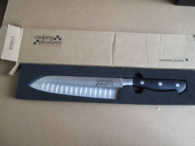 one kinfe new in box...