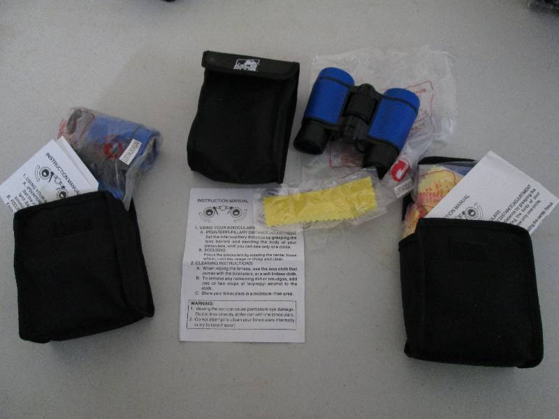 qty 3 mini binoculars...
