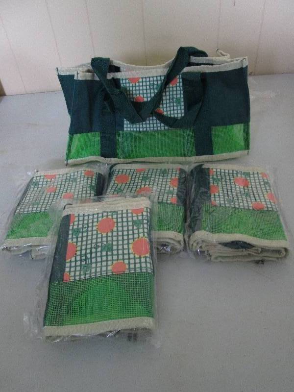 5 gardning totes...