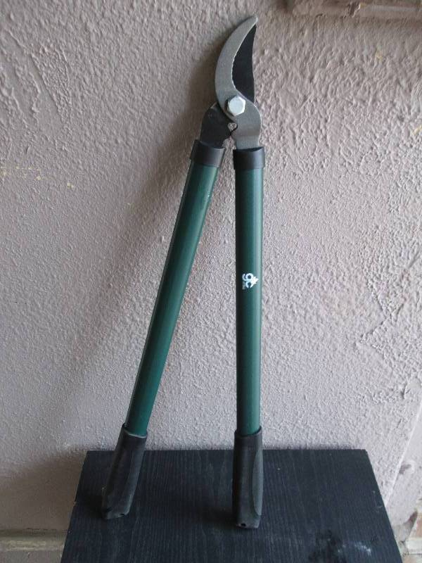 Gardening Club brand branch clipper...