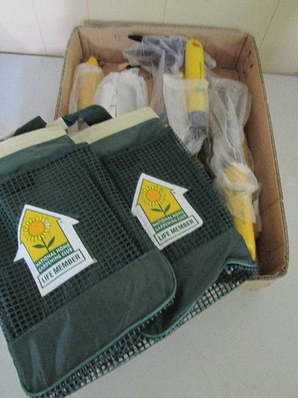 8 pc. Garden tool set and tote bag ...