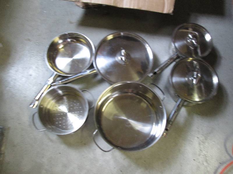 very nice clean but used 8pc kitche...