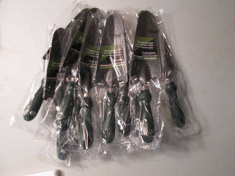 10 small shovels...
