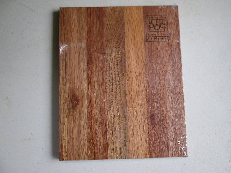 nice wood cutting board...