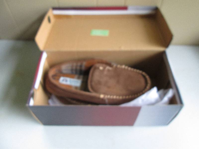 mens slippers size 8 new in box...