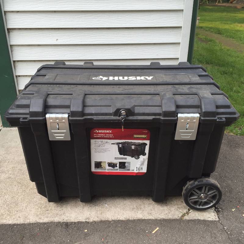 lot 1 image: Husky - Mobile Job Box